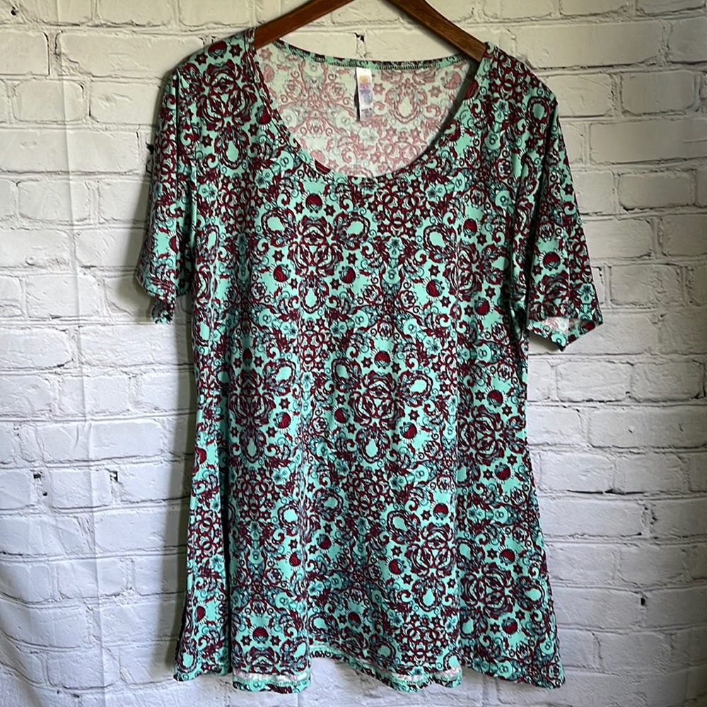 LuLaRoe Blue & Red Baroque Pattern Short Sleeve Tunic Tee Size L